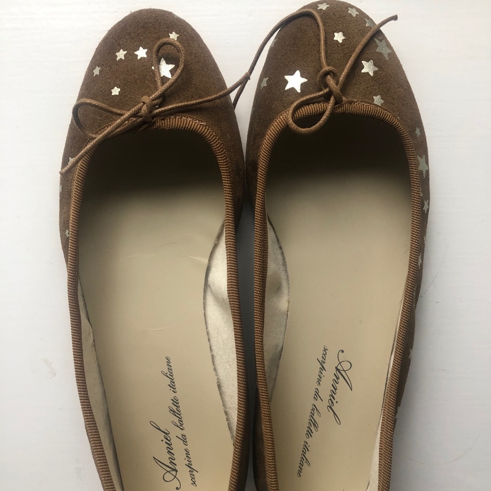 Anniel Italian Suede Ballet Flats. Size 37